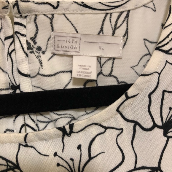 14th and Union Floral Tank Top - Picture 4 of 5